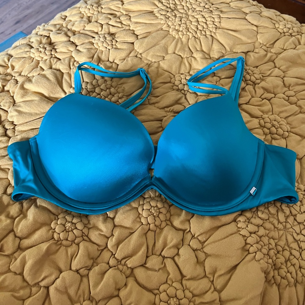 Very sexy lightly lined plunge bra